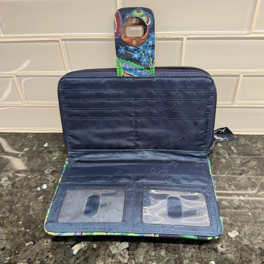 NWOT Vera Bradley Retired Pattern Turn Lock Wallet Blue/Green Paisley Print - Picture 2 of 6